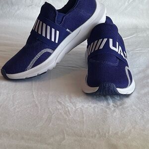 Under Armour Women’s Surge 3 Slip Running Shoe